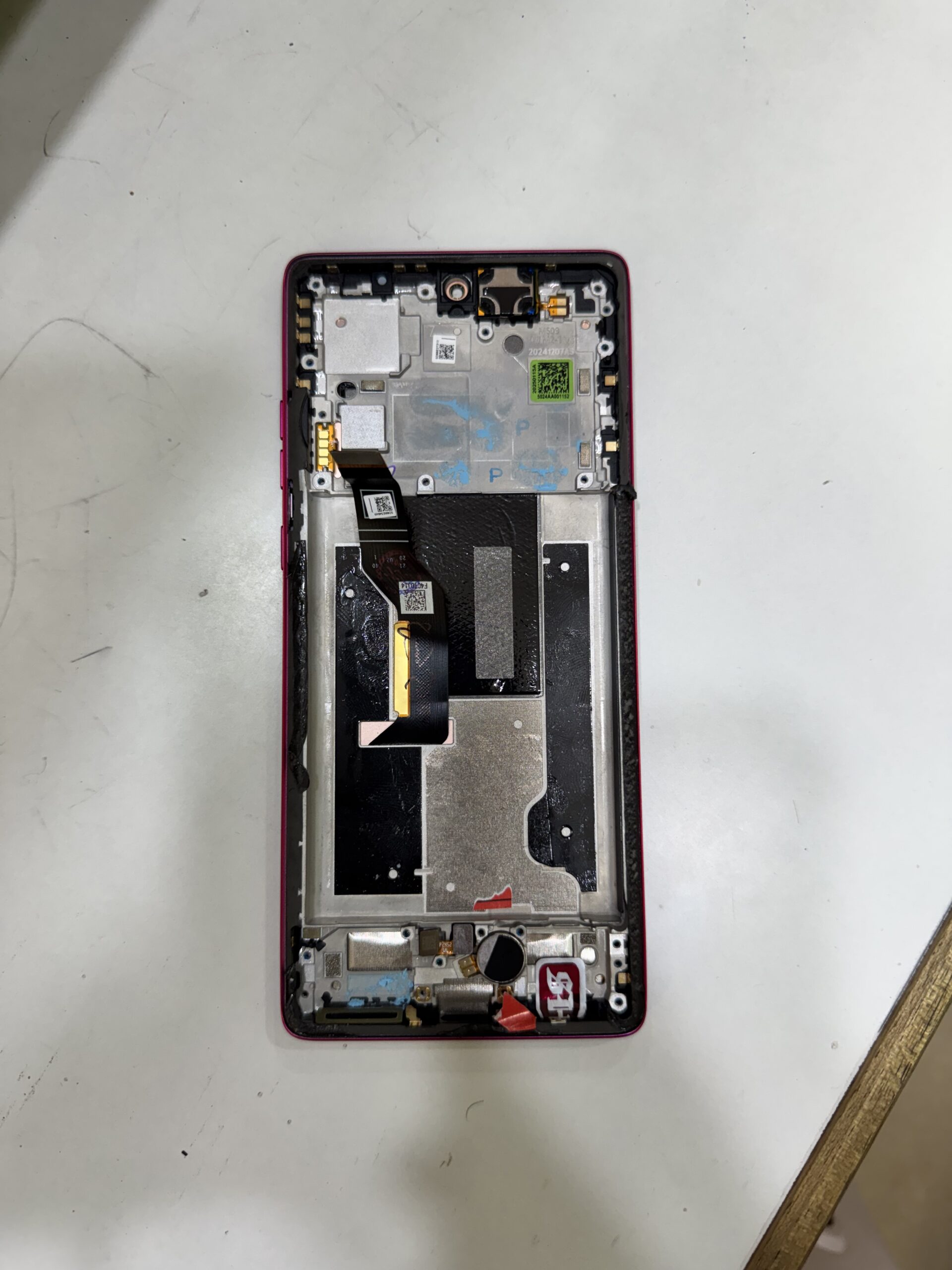 EDGE 50 FUSION WITH FRAME HOT PINK